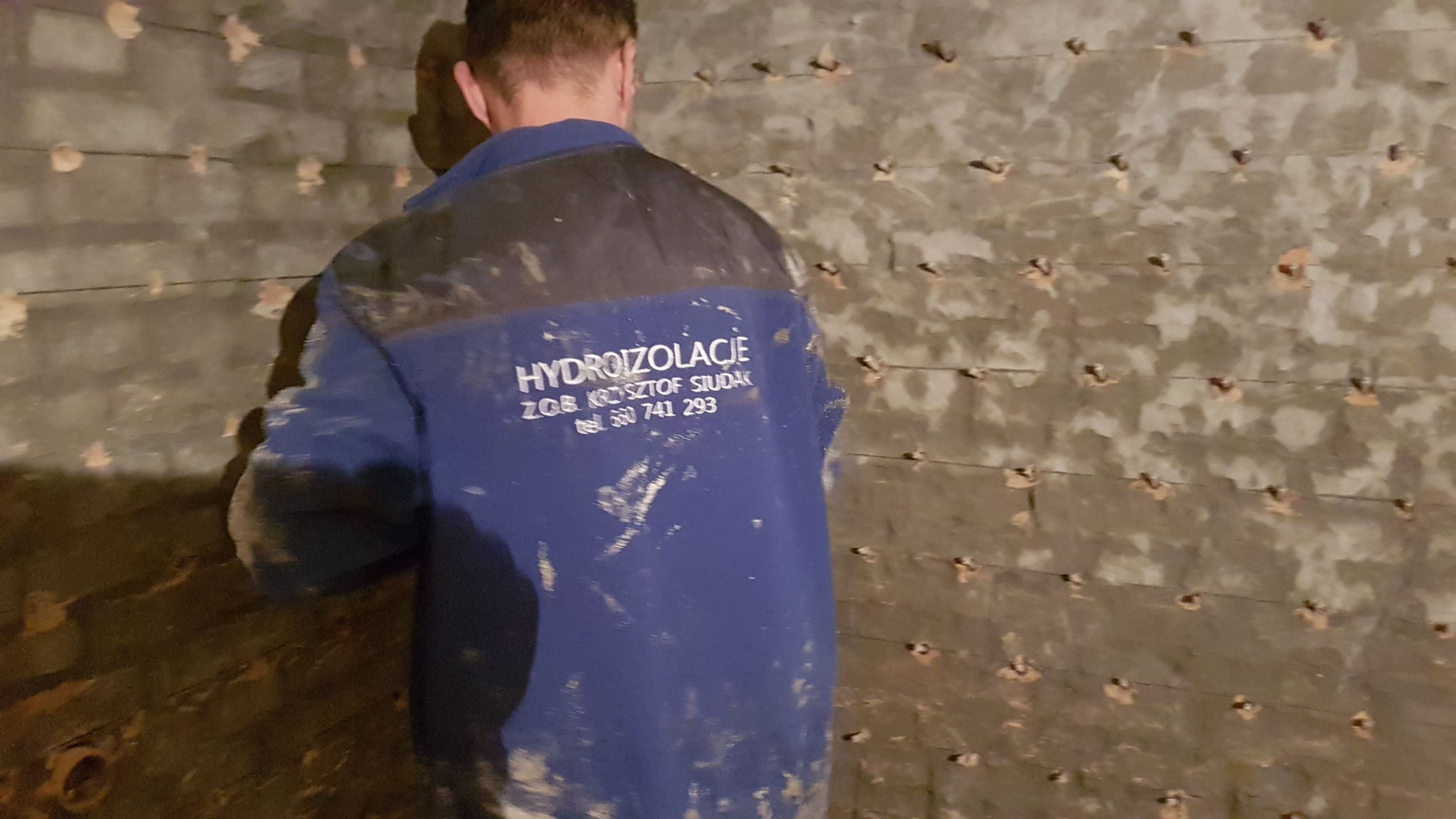 Iniekcja ciśnieniowa strukturalna, wykonana od wewnątrz piwnicy.